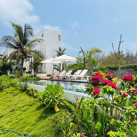 Hồ Lân Retreat, Villa mặt biển dành cho 8 người. Pho Tri Exterior foto