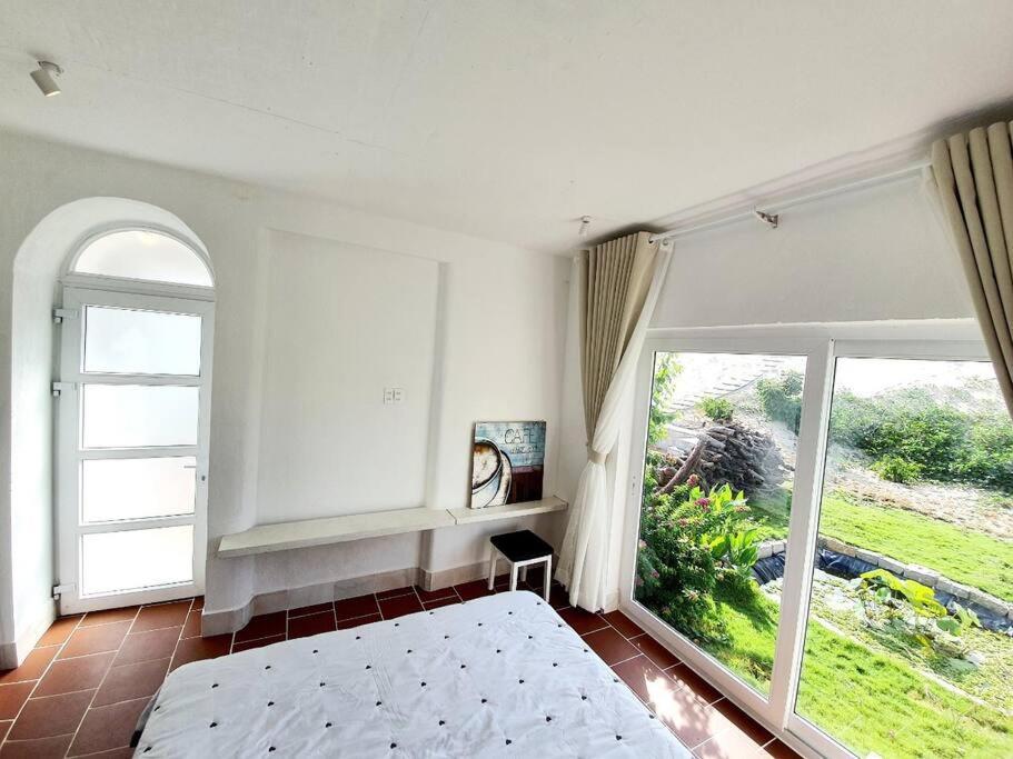 Hồ Lân Retreat, Villa mặt biển dành cho 8 người. Pho Tri Exterior foto