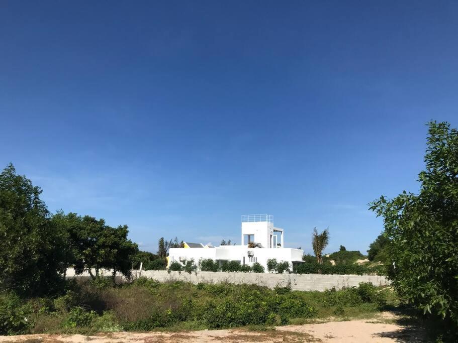 Hồ Lân Retreat, Villa mặt biển dành cho 8 người. Pho Tri Exterior foto