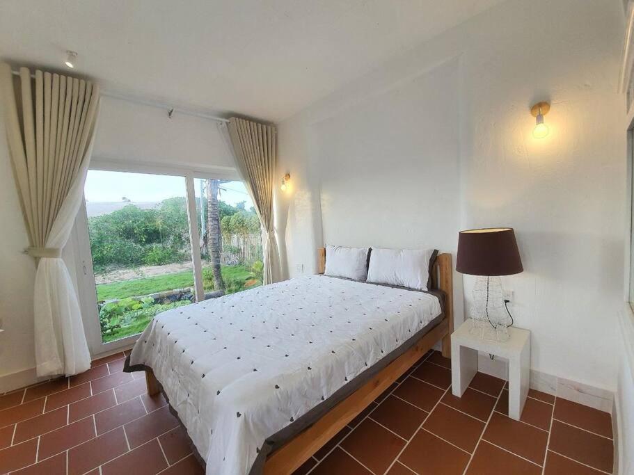 Hồ Lân Retreat, Villa mặt biển dành cho 8 người. Pho Tri Exterior foto