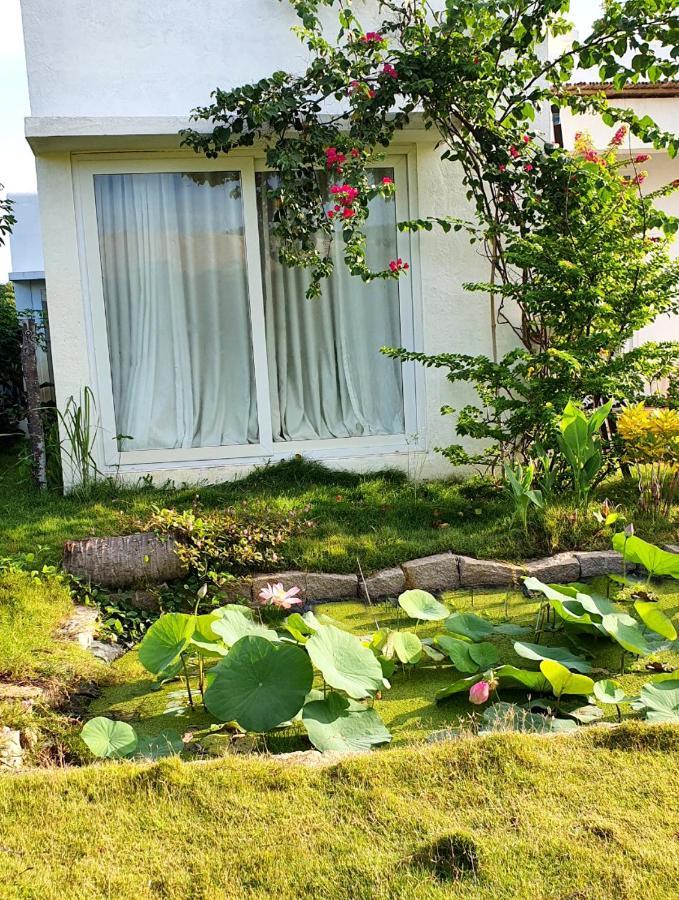 Hồ Lân Retreat, Villa mặt biển dành cho 8 người. Pho Tri Exterior foto